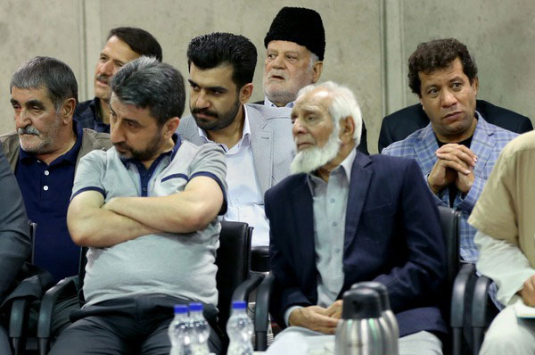 (تصاویر) محفل شعر خوانی در حضور رهبر انقلاب (تصاویر) محفل شعر خوانی در حضور رهبر انقلاب