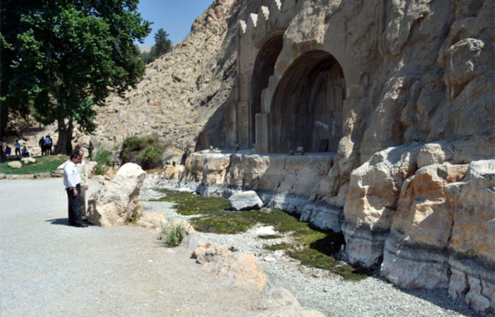 (تصاویر) دریاچه طاقبستان ناپدید شد (تصاویر) دریاچه طاقبستان ناپدید شد
