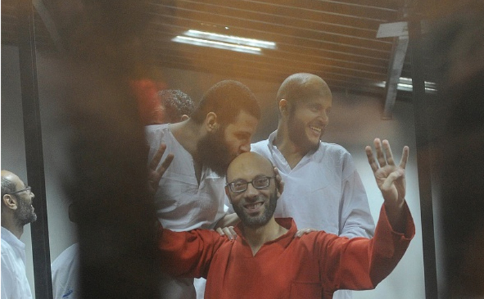 (تصاویر) محمد مرسی در لباس اعدام (تصاویر) محمد مرسی در لباس اعدام