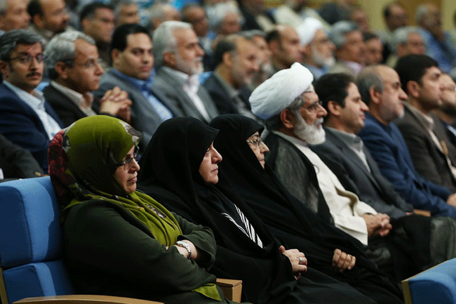 (تصاویر) ضیافت افطار روحانی با فعالان احزاب و سیاسیون (تصاویر) ضیافت افطار روحانی با فعالان احزاب و سیاسیون