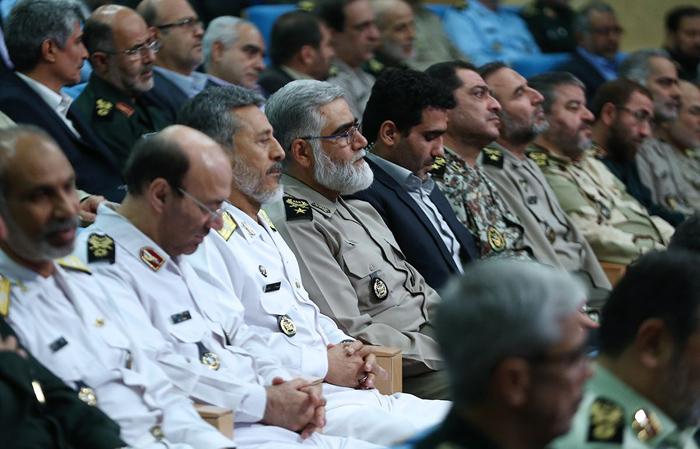 (تصاویر) افطاری روحانی با فرماندهان نظامی (تصاویر) افطاری روحانی با فرماندهان نظامی