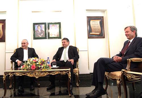 (تصاویر) پرفسورسمیعی در استقبال از معاون مرکل (تصاویر) پرفسورسمیعی در استقبال از معاون مرکل