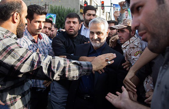 (تصاویر) سردار سلیمانی در بزرگداشت شهید جنگ با داعش (تصاویر) سردار سلیمانی در بزرگداشت شهید جنگ با داعش