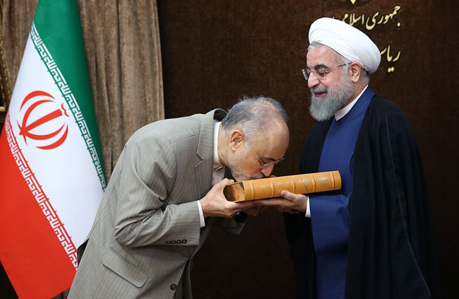 (تصاویر) تقدیر روحانی از تیم مذاکره کننده هستهای (تصاویر) تقدیر روحانی از تیم مذاکره کننده هستهای
