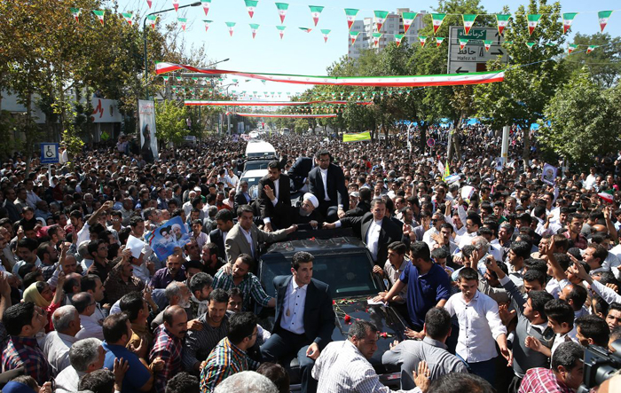 (تصاویر) استقبال از روحانی در سنندج (تصاویر) استقبال از روحانی در سنندج