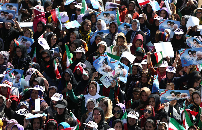(تصاویر) استقبال از روحانی در سنندج (تصاویر) استقبال از روحانی در سنندج