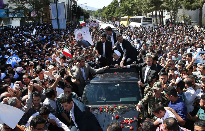 (تصاویر) استقبال از روحانی در سنندج (تصاویر) استقبال از روحانی در سنندج