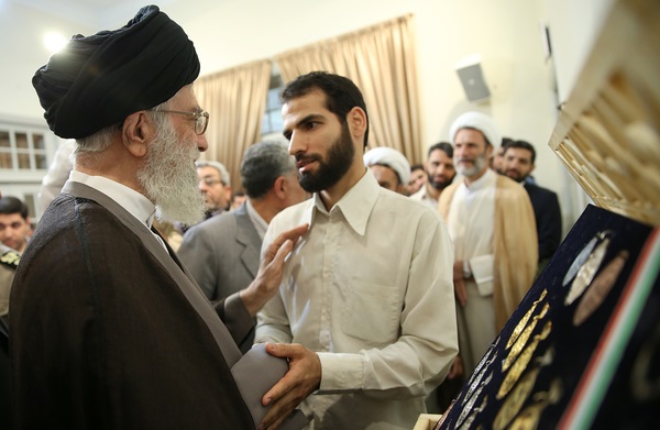 (تصاویر) تقدیم مدالهای المپیاد به رهبر انقلاب (تصاویر) تقدیم مدالهای المپیاد به رهبر انقلاب