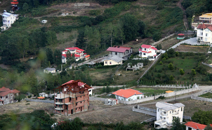(تصاویر) زمینخواری در گردنه حیران (تصاویر) زمینخواری در گردنه حیران
