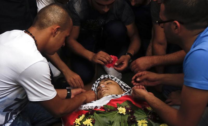 (تصاویر) شهادت جوان فلسطینی در تظاهرات (تصاویر) شهادت جوان فلسطینی در تظاهرات