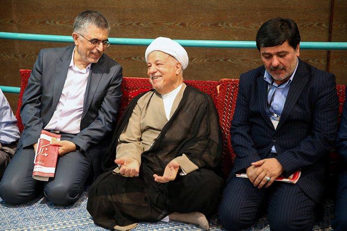 (تصاویر) هاشمی در گردهمایی کارگزاران (تصاویر) هاشمی در گردهمایی کارگزاران