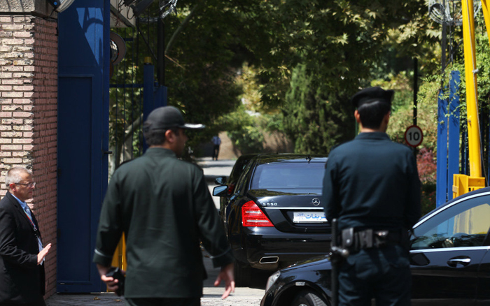 (تصاویر) بازگشایی سفارت انگلیس در تهران (تصاویر) بازگشایی سفارت انگلیس در تهران