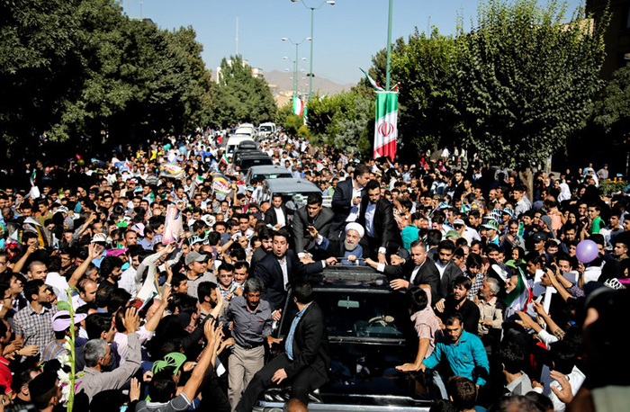 (تصاویر) استقبال از روحانی تغییری نکرد