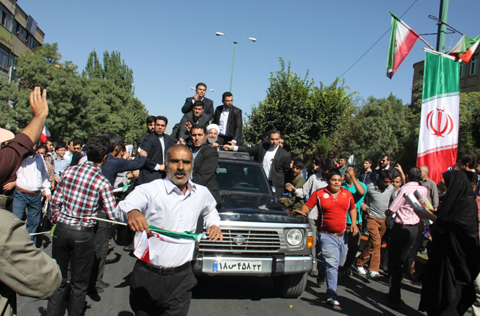 (تصاویر) استقبال از روحانی تغییری نکرد