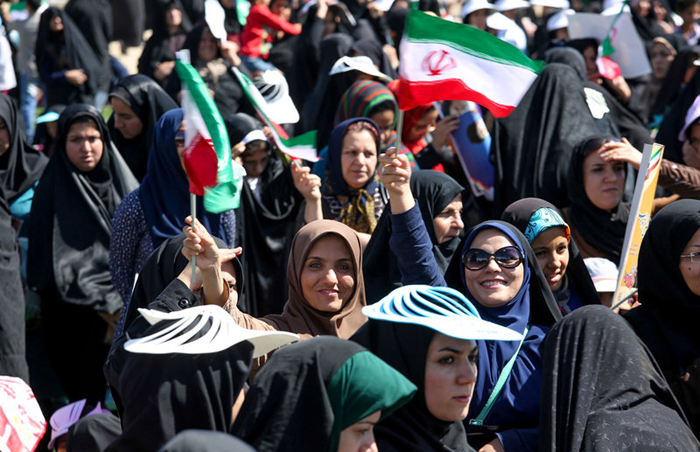 (تصاویر) استقبال از روحانی تغییری نکرد