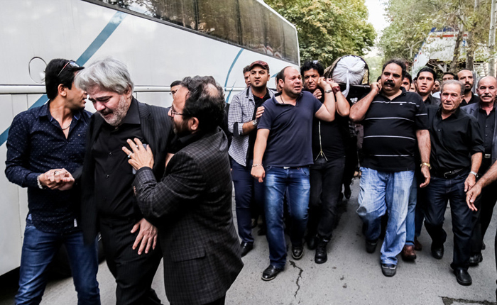(تصاویر) تشییع بازیگر جوان سینما و تلویزیون (تصاویر) تشییع بازیگر جوان سینما و تلویزیون