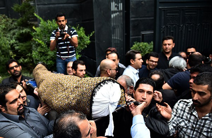 (تصاویر) تشییع بازیگر جوان سینما و تلویزیون (تصاویر) تشییع بازیگر جوان سینما و تلویزیون