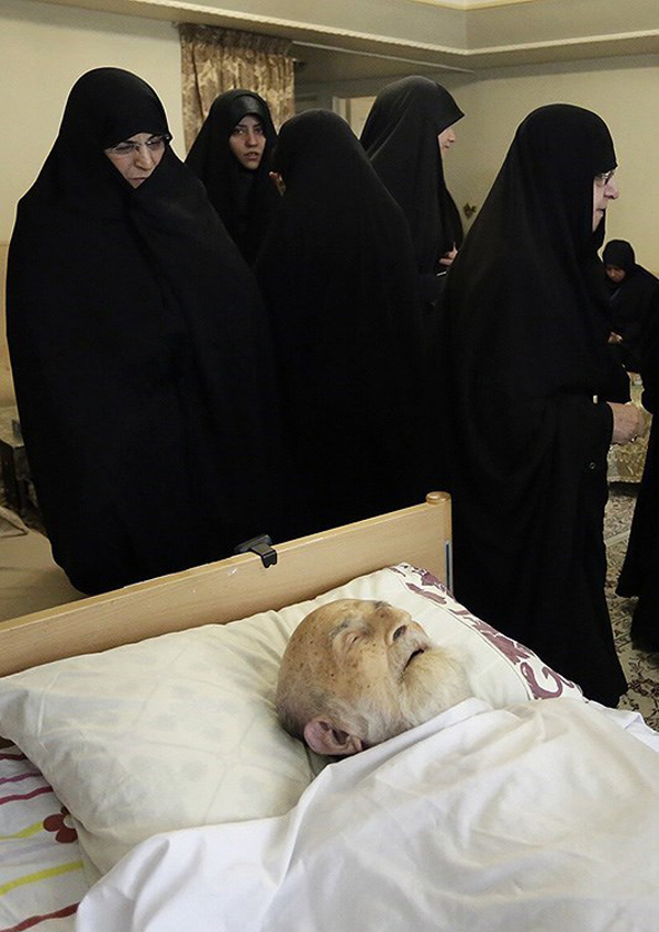 (تصاویر) پیکر آیتالله خزعلی پس از درگذشت (تصاویر) پیکر آیتالله خزعلی پس از درگذشت