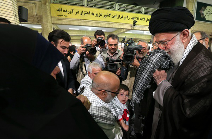 (تصاویر) دیدار جانبازان با رهبرانقلاب (تصاویر) دیدار جانبازان با رهبرانقلاب