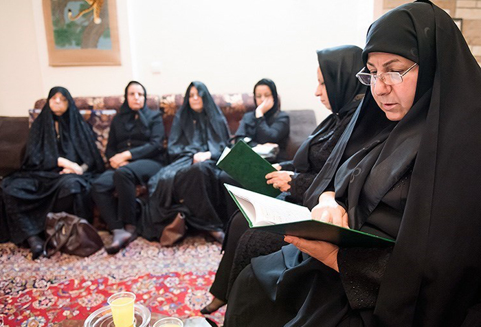 (تصاویر) در انتظار پیکر حاجی (تصاویر) در انتظار پیکر حاجی