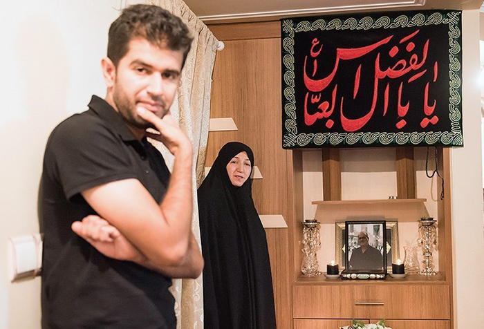 (تصاویر) در انتظار پیکر حاجی (تصاویر) در انتظار پیکر حاجی