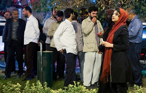 (تصاویر) چادرزدن معترضان برجام جلوی مجلس (تصاویر) چادرزدن معترضان برجام جلوی مجلس