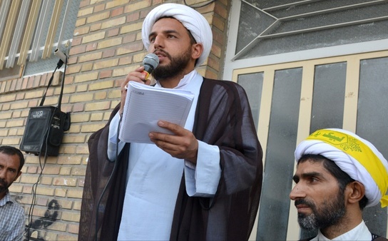 (تصاویر) تجمع دلواپسان مقابل دفتر لاریجانی در قم (تصاویر) تجمع دلواپسان مقابل دفتر لاریجانی در قم
