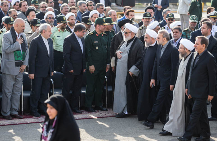 (تصاویر) استقبال مقامات و مسئولان از جانباختگان منا (تصاویر) استقبال مقامات و مسئولان از جانباختگان منا