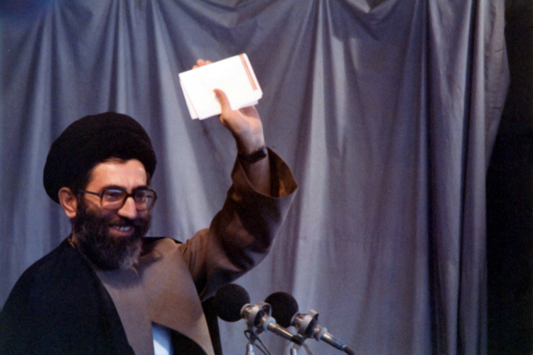 (تصاویر) دور اول ریاست جمهوری آیت‌الله‌خامنه‌ای