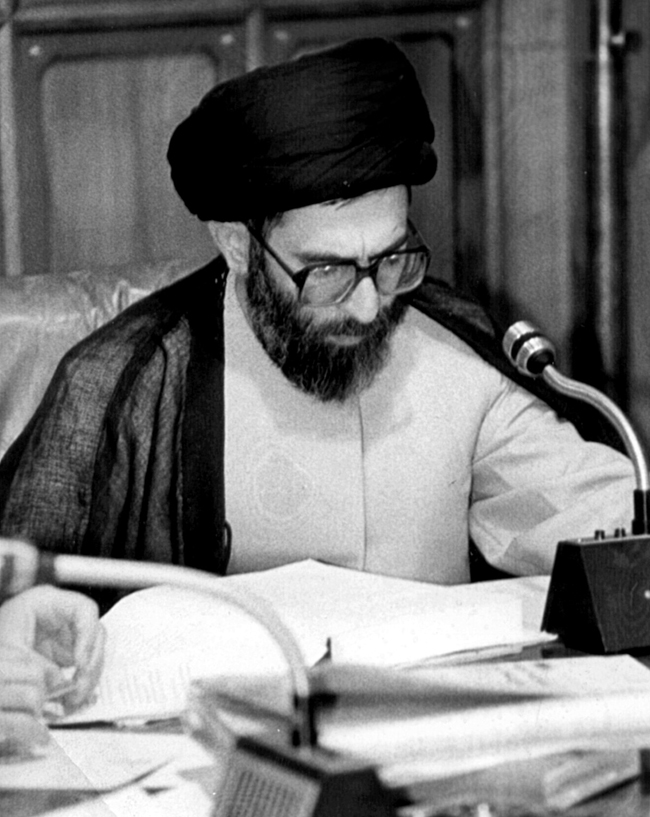 (تصاویر) دور اول ریاست جمهوری آیت‌الله‌خامنه‌ای