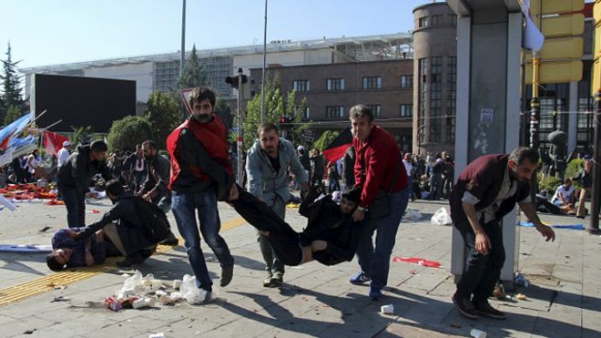 «دهها کشته» در پی دو انفجار در آنکارا «دهها کشته» در پی دو انفجار در آنکارا