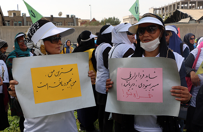 (تصاویر) پیاده‌روی زنانی که دیگر معتاد نیستند