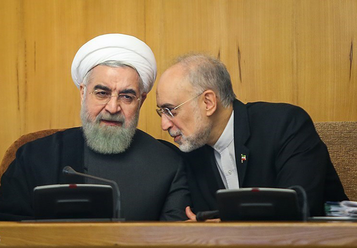 (تصاویر) دلجویی روحانی از صالحی (تصاویر) دلجویی روحانی از صالحی