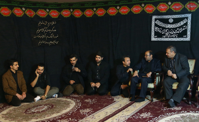 (تصاویر) لاریجانی در عزاداری خانه مجیدی (تصاویر) لاریجانی در عزاداری خانه مجیدی