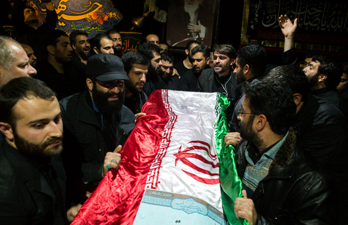 (تصاویر) وداع با پیکر محافظ احمدینژاد (تصاویر) وداع با پیکر محافظ احمدینژاد