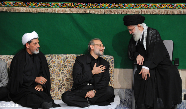 (تصویر) گپ و گفت رهبر انقلاب با علی لاریجانی (تصویر) گپ و گفت رهبر انقلاب با علی لاریجانی