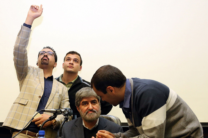 (تصاویر) سخنرانی مطهری در دانشگاه شیراز (تصاویر) سخنرانی مطهری در دانشگاه شیراز