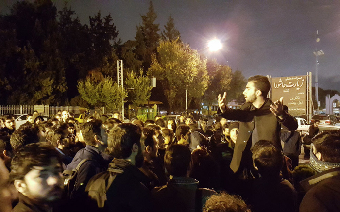 (تصاویر) سخنرانی مطهری در دانشگاه شیراز (تصاویر) سخنرانی مطهری در دانشگاه شیراز