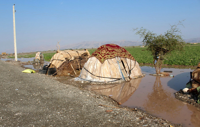 (تصاویر) سیل در خانه کپرنشینان (تصاویر) سیل در خانه کپرنشینان