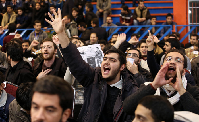 (تصاویر) درگیری دانشجویان در حضور روحانی (تصاویر) درگیری دانشجویان در حضور روحانی