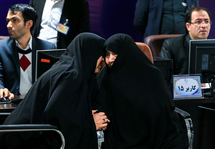 محسن و فاطمه هاشمی: یکی از ما کنار میرود محسن و فاطمه هاشمی: یکی از ما کنار میرود