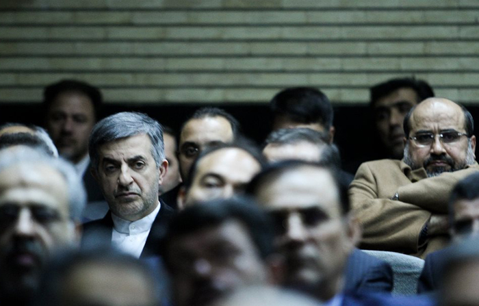 (تصاویر) از مشایی تا ظریف در ختم پدر قشقاوی (تصاویر) از مشایی تا ظریف در ختم پدر قشقاوی