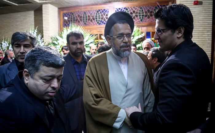 (تصاویر) از مشایی تا ظریف در ختم پدر قشقاوی (تصاویر) از مشایی تا ظریف در ختم پدر قشقاوی