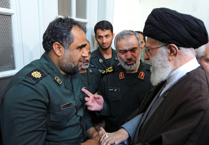 (تصاویر) دیدار بازداشت‌کنندگان امریکایی‌ها با رهبر انقلاب