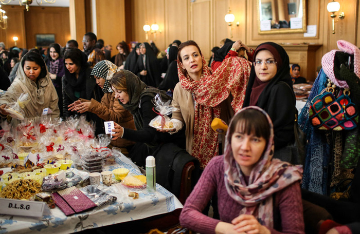 (تصاویر) بازارچه خیریه همسران دیپلماتها (تصاویر) بازارچه خیریه همسران دیپلماتها