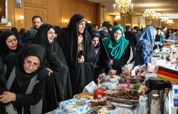 (تصاویر) بازارچه خیریه همسران دیپلماتها (تصاویر) بازارچه خیریه همسران دیپلماتها