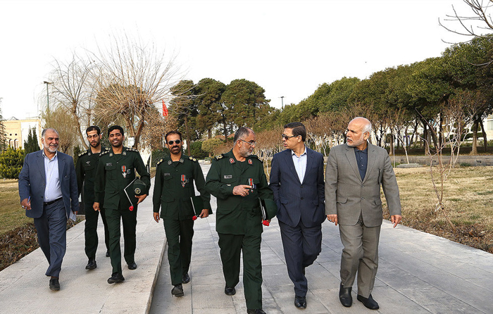 (تصاویر) بازداشت کنندگان ملوانان در مجلس (تصاویر) بازداشت کنندگان ملوانان در مجلس