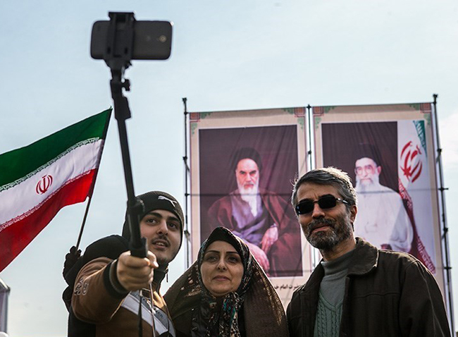 (تصاویر) راهپیمایی 22 بهمن در تهران (تصاویر) راهپیمایی 22 بهمن در تهران