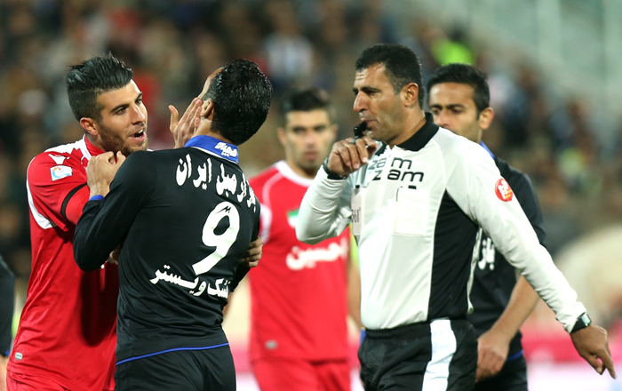 (تصاویر) متن و حواشی دربی 79