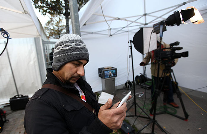 (تصاویر) تماشای دربی در حاشیه مذاکرات